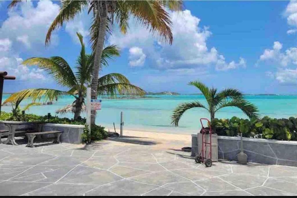 Beautiful Villa Just Steps Away From The Beach! George Town Exterior foto
